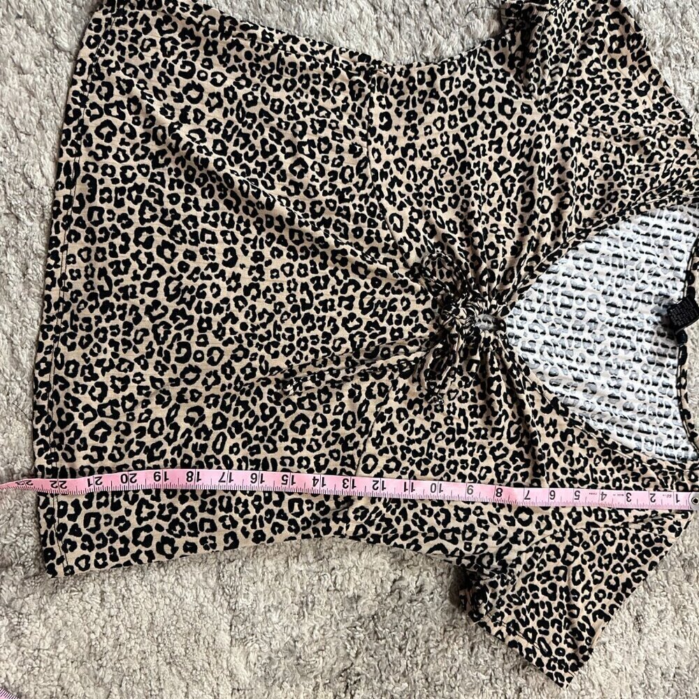 Leopard Print V Neck Women's Short Sleeve T Shirt Cutout Rue + - Picture 8 of 9